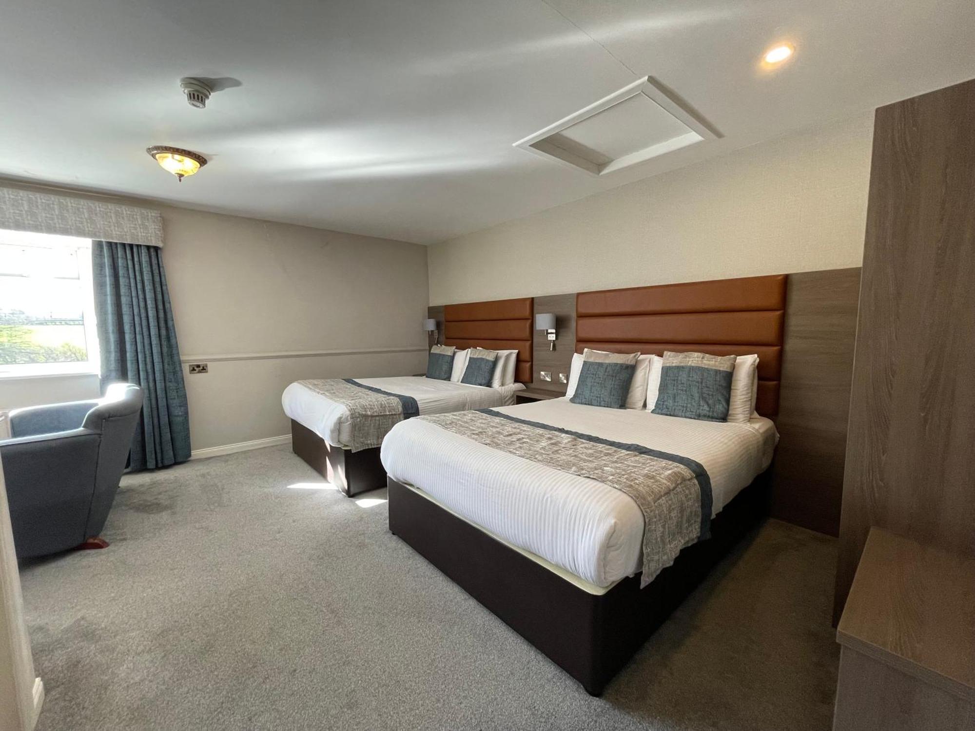 Bushtown Hotel & Spa Коулрейн Екстериор снимка